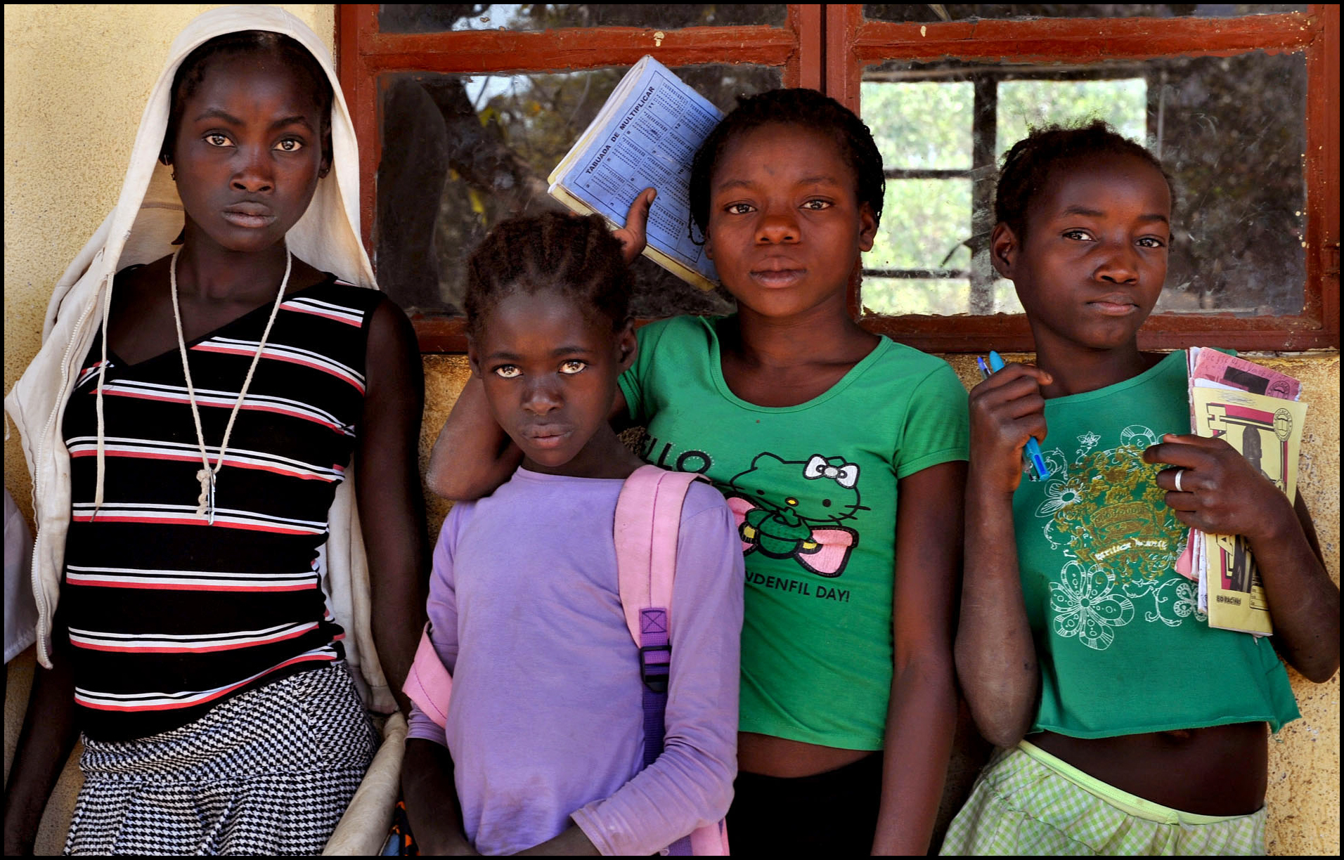 'Schoolgirls' Angola 2013