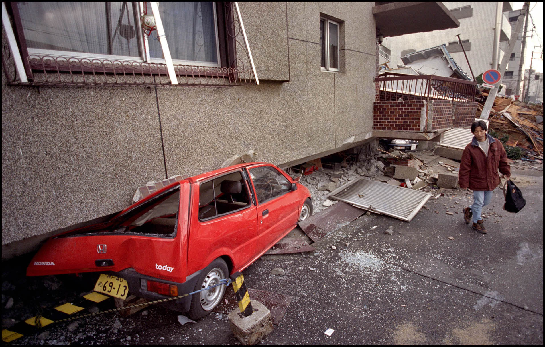 'Kobe Earthquake' Kobe, Japan 1995