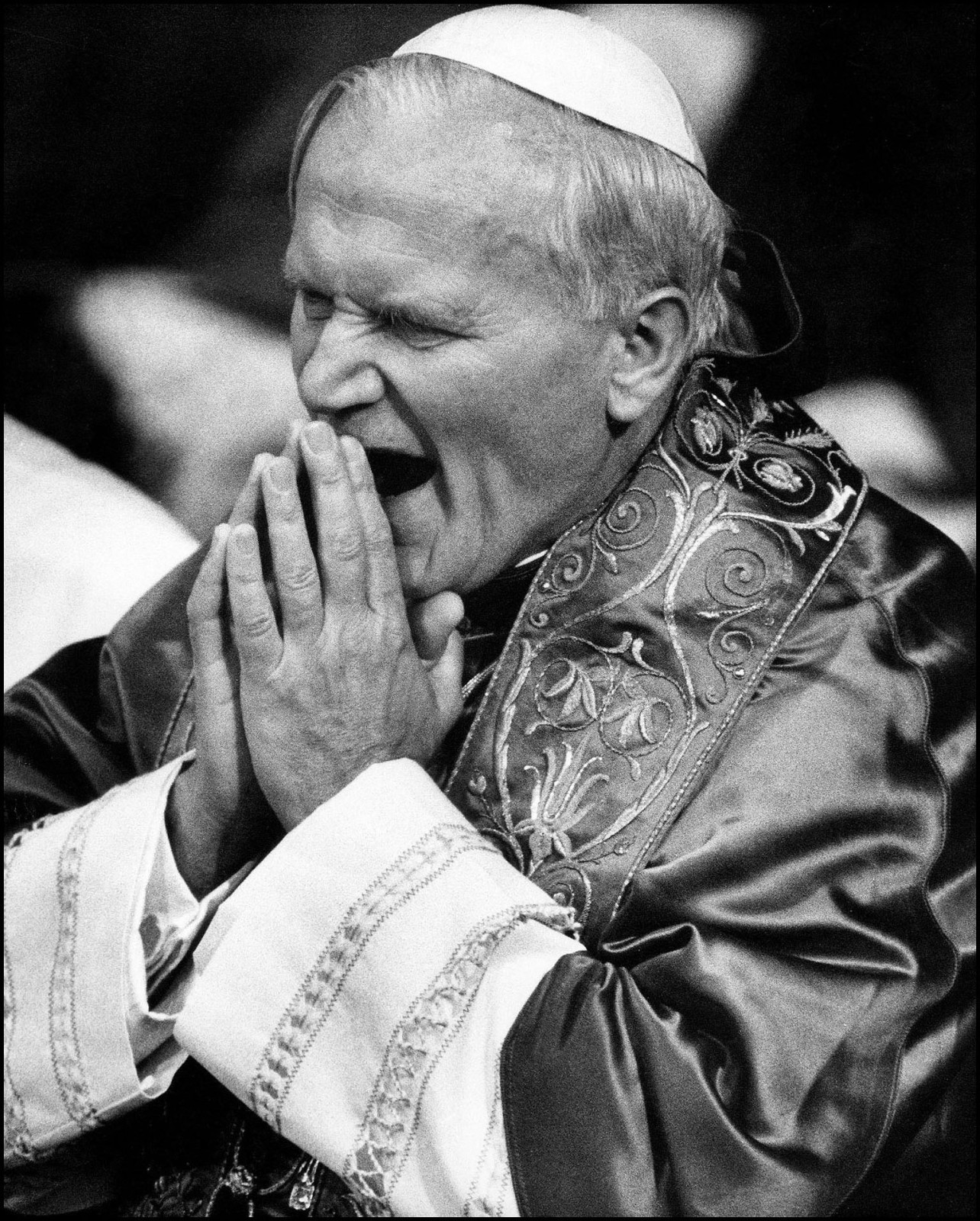 'Papal Yawn' St. Georges Cathedral London, UK 1982